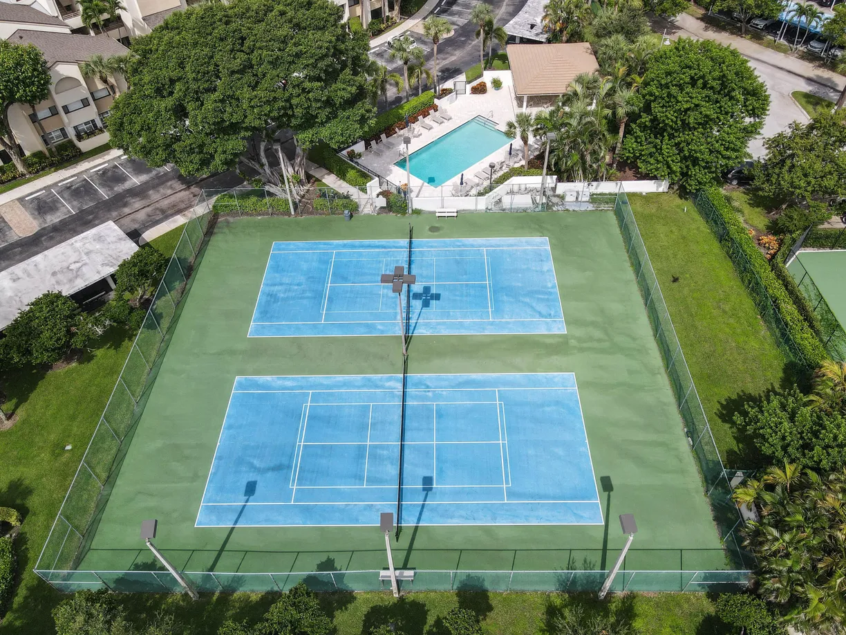 South Florida Real Estate | View 311 Oak Harbour Drive, 311 | Listing