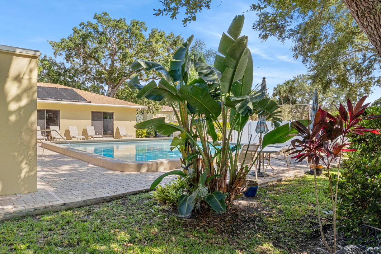 South Florida Real Estate | View 400 18th Street, P-5 | Listing