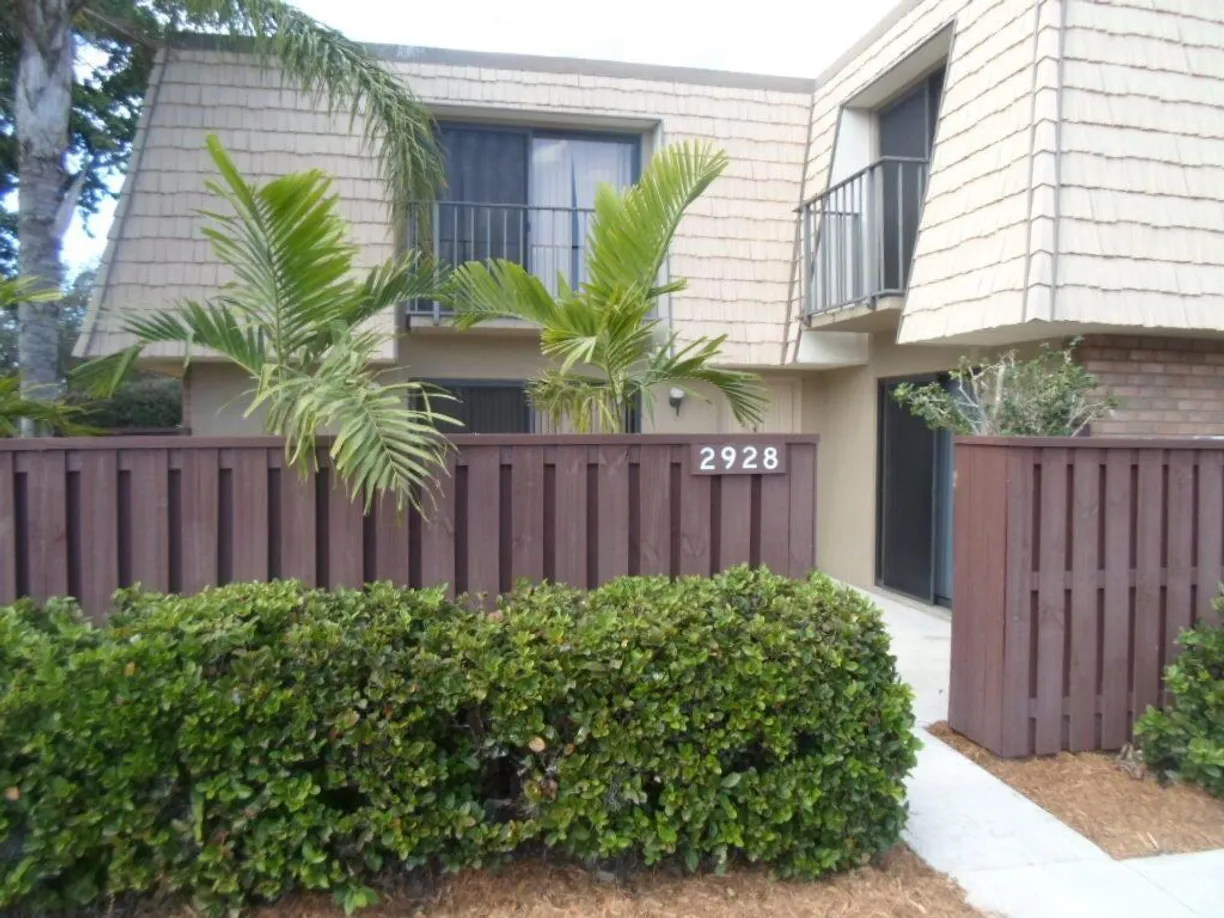 South Florida Real Estate | View 2928 SW Sunset Trace Circle | 2 Beds, 2 Baths