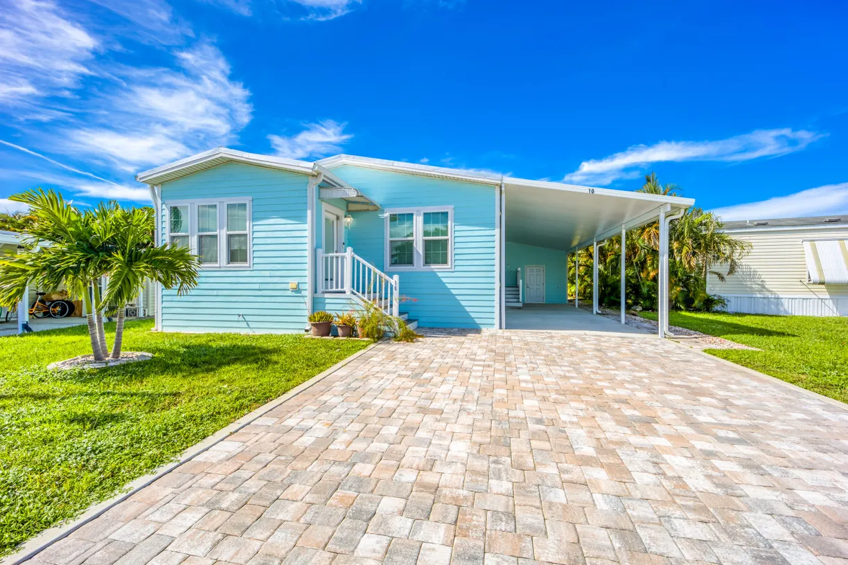 South Florida Real Estate | View 4800 SE Federal Highway, Lot 10 | 2 Beds, 2 Baths