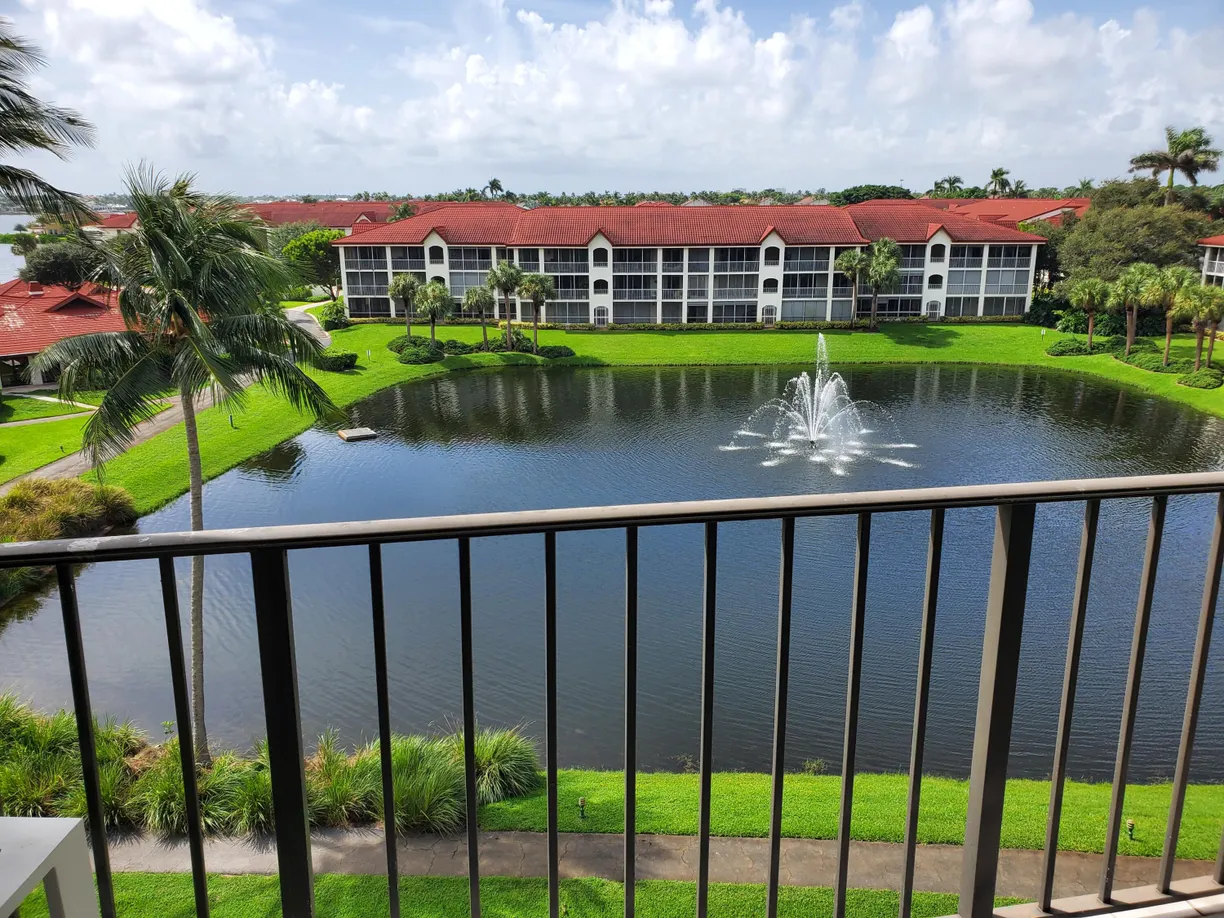 South Florida Real Estate | View 7030 Half Moon Circle, 515 | Listing