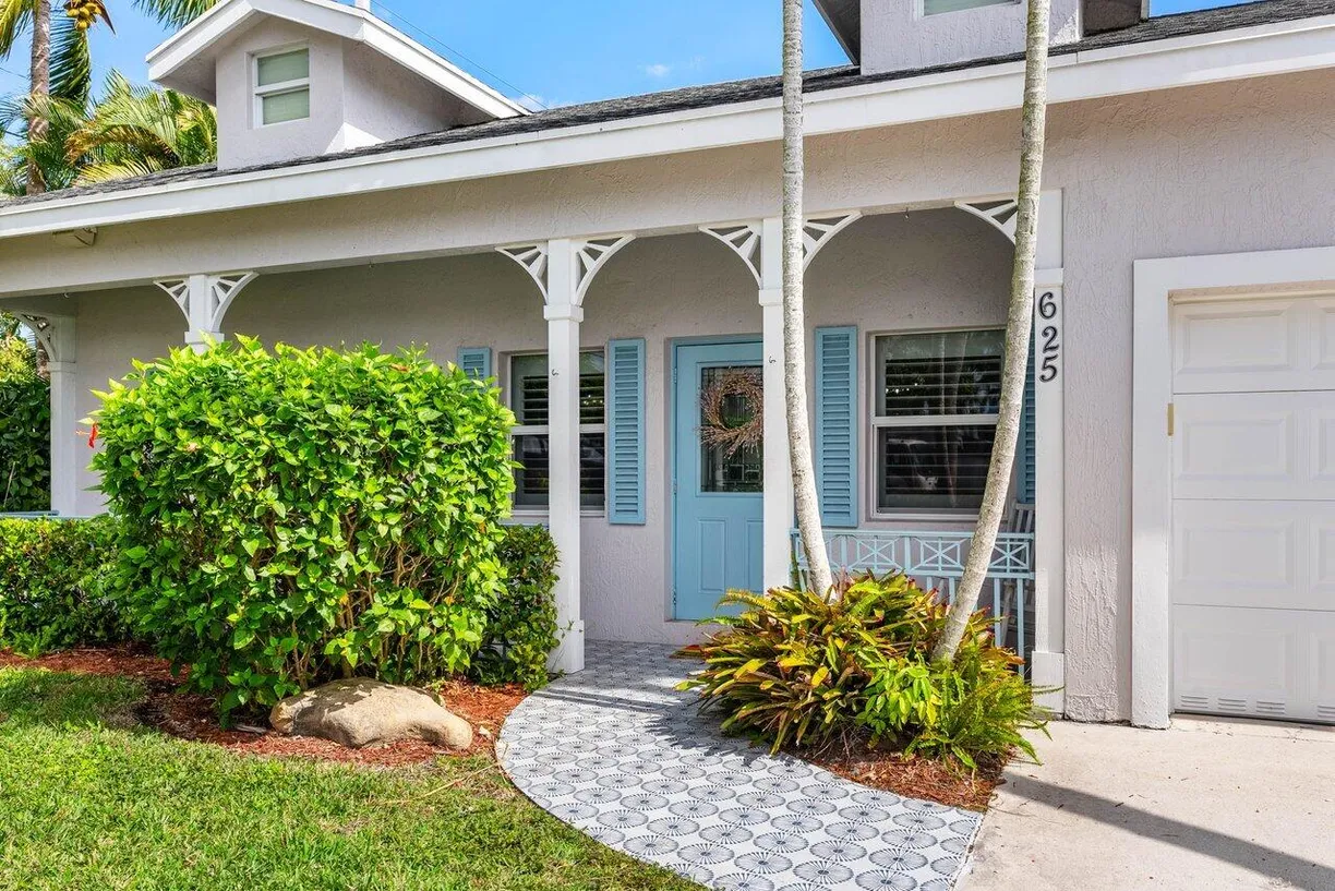 South Florida Real Estate | View 625 NE 7th Avenue | Listing