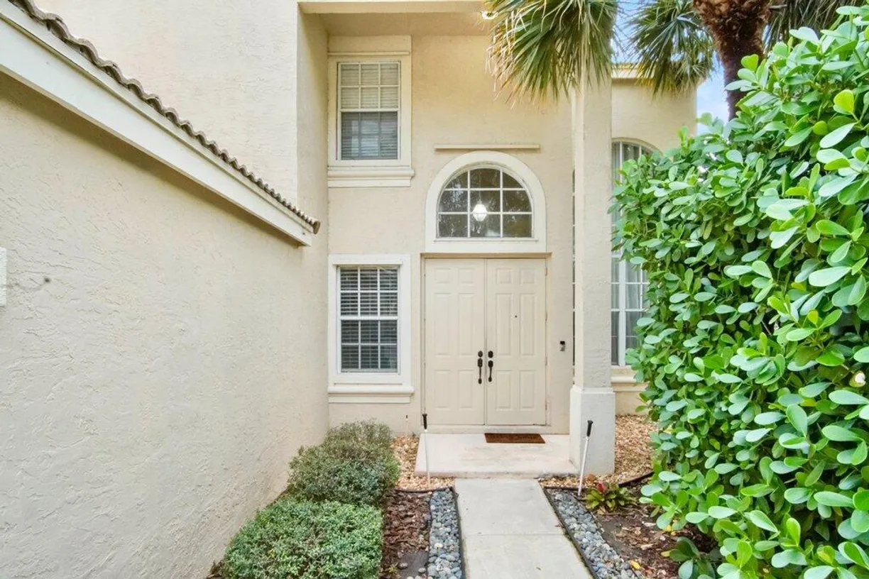 South Florida Real Estate | View 2523 Glendale Place | Listing