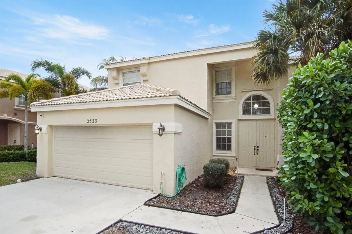 South Florida Real Estate | View 2523 Glendale Place | Listing