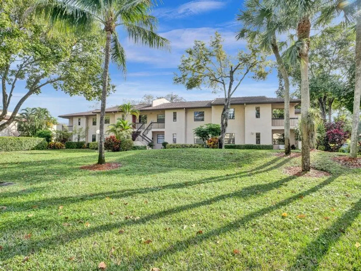 South Florida Real Estate | View 9264 Vista Del Lago, H | Listing