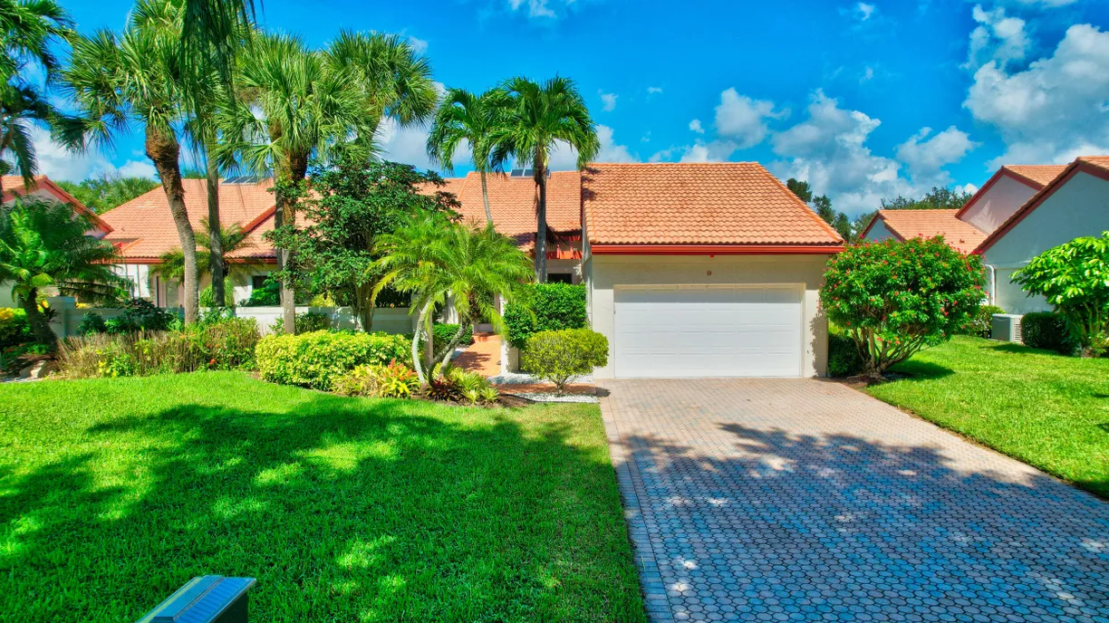 South Florida Real Estate | View 9 Windsor Lane | 3 Beds, 2 Baths