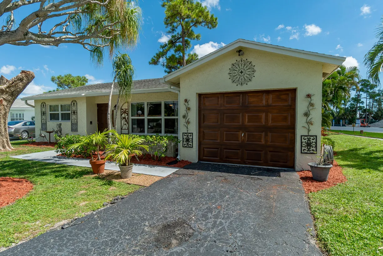 South Florida Real Estate | View 4524 Pine Park Drive | 3 Beds, 2 Baths