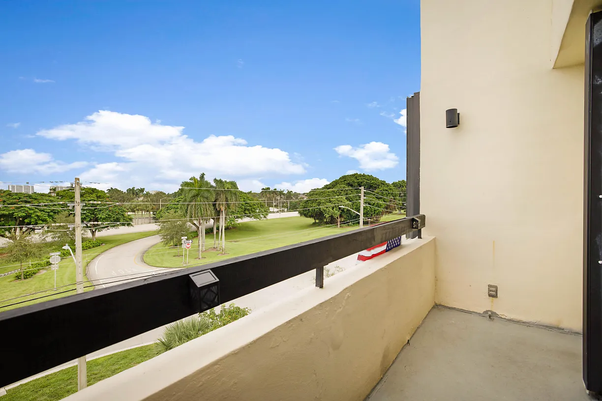 South Florida Real Estate | View 1401 S Federal Highway, 411 | 1 Bed, 1 Bath