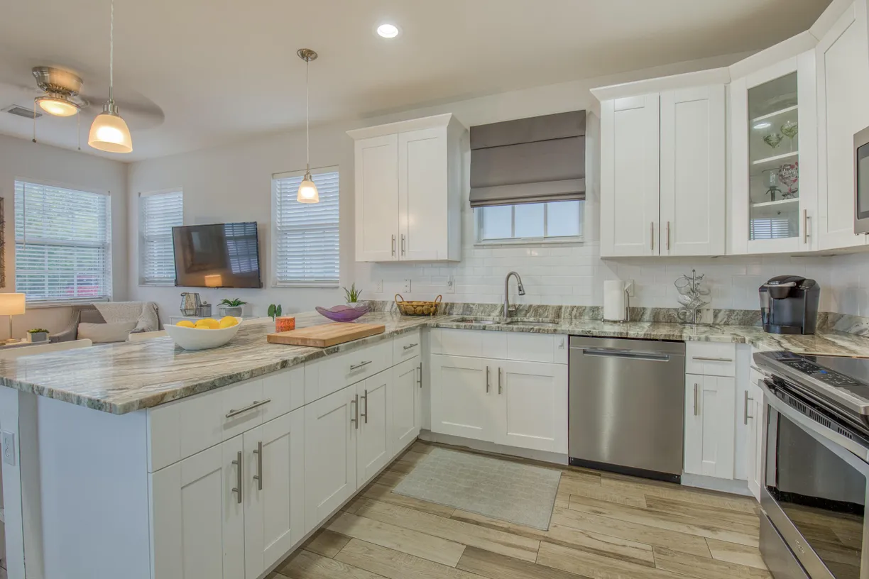 South Florida Real Estate | View 405 S M Street | Listing
