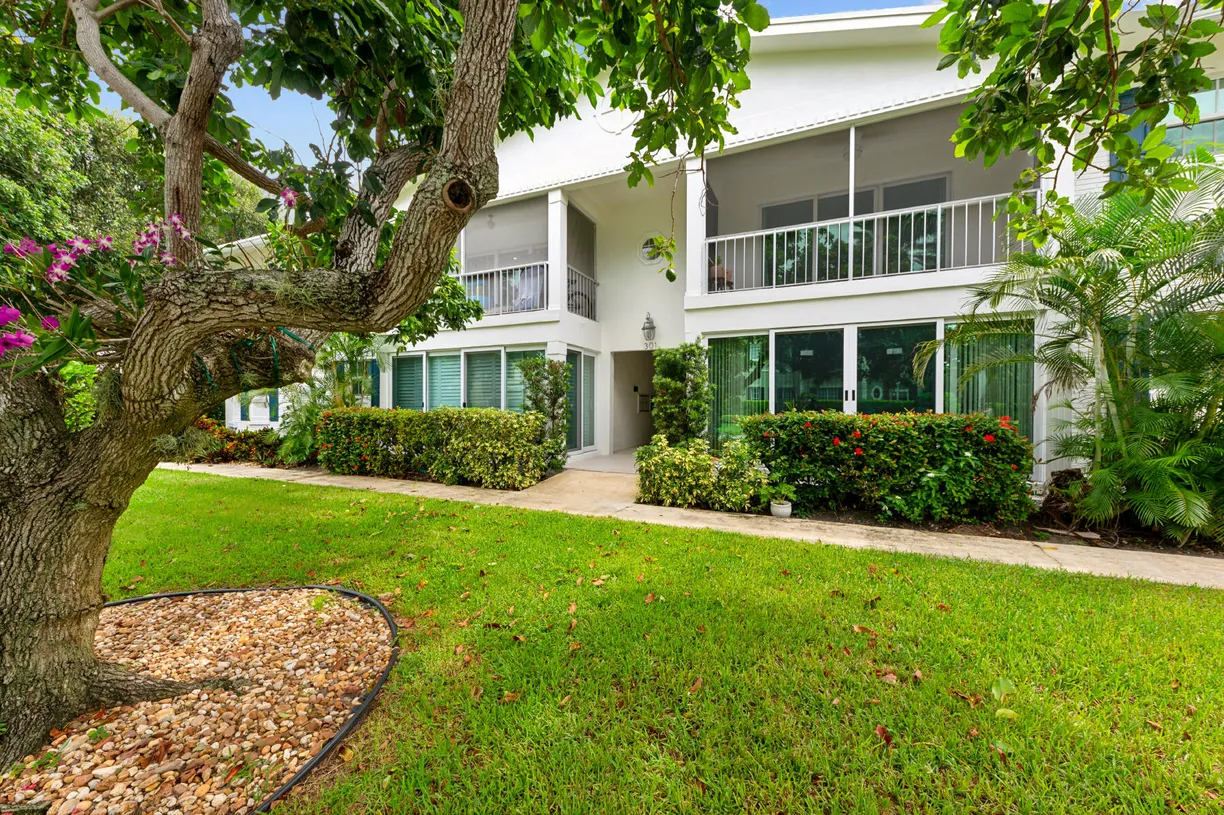 South Florida Real Estate | View 301 Venetian Drive, 15 | 2 Beds, 2 Baths