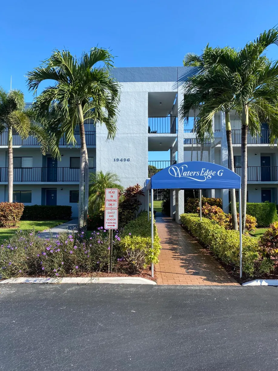 South Florida Real Estate | View 15456 Pembridge Drive, 304 | 2 Beds, 2 Baths