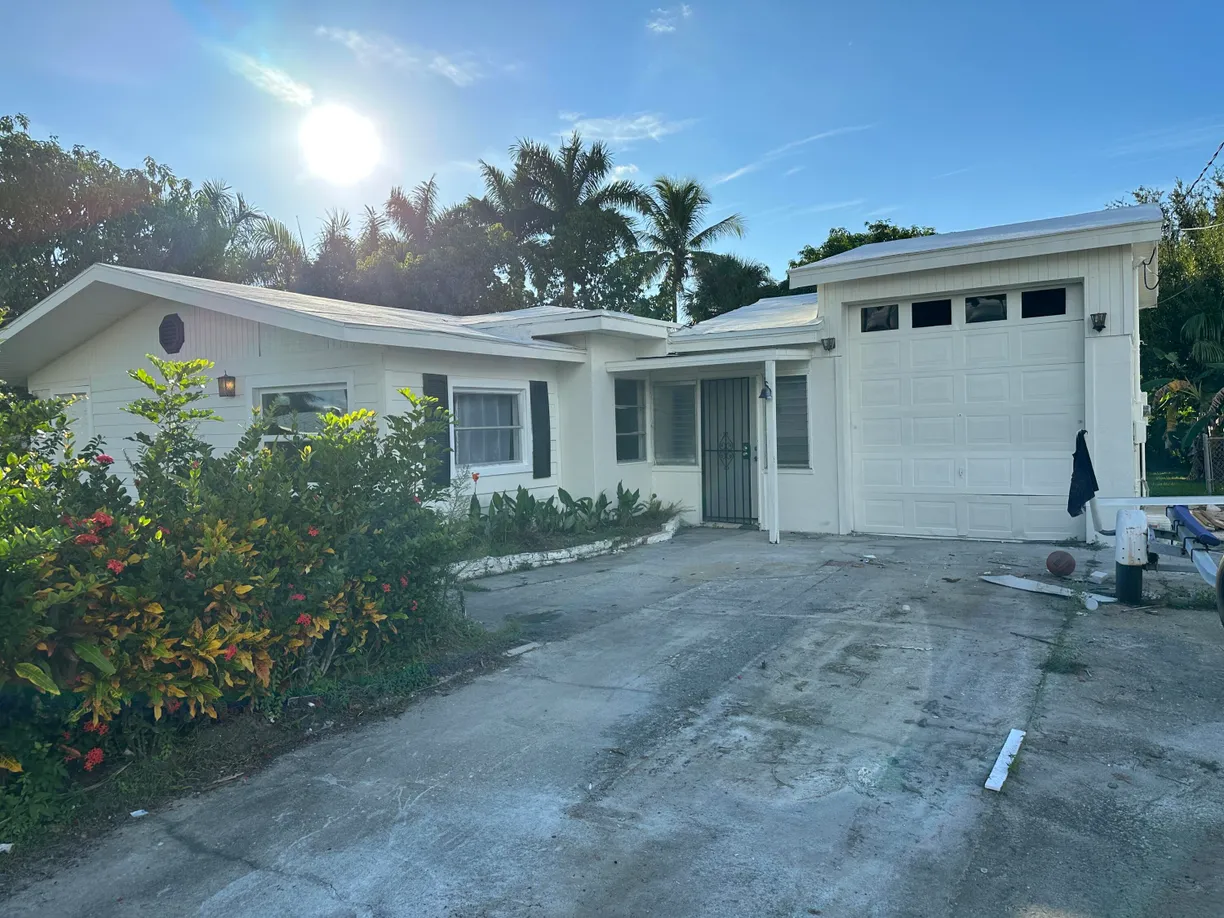 South Florida Real Estate | View 84 E North Shore Avenue | Listing