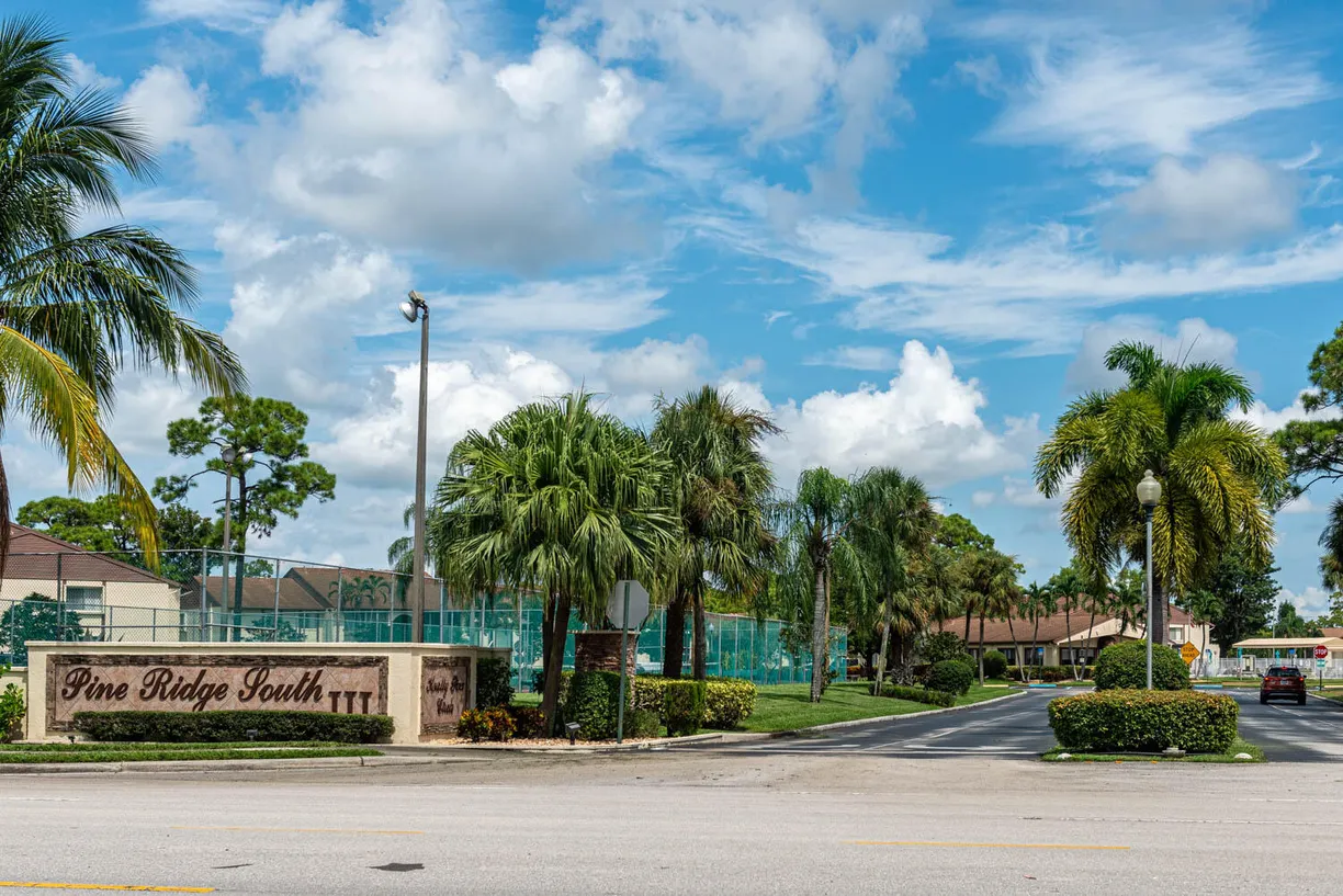 South Florida Real Estate | View 337 Knotty Pine Circle, D2 | 2 Beds, 1 Bath