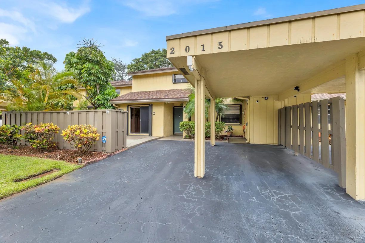 South Florida Real Estate | View 2015 Woodlands Way, 2015 | 3 Beds, 2 Baths