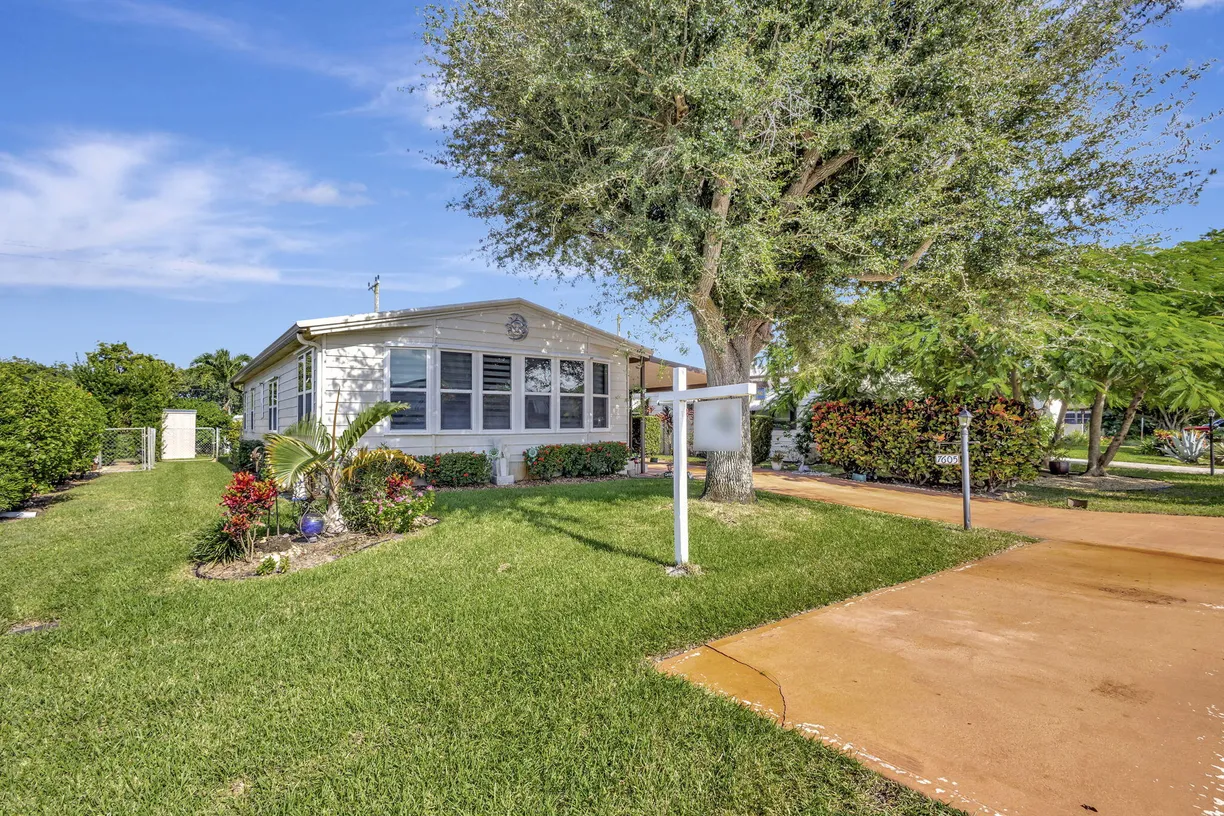 South Florida Real Estate | View 7605 SE Independence Avenue | Listing