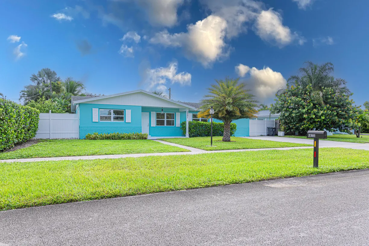 South Florida Real Estate | View 2301 Edgewater Drive | 4 Beds, 2 Baths