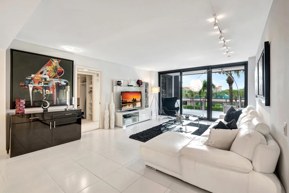 South Florida Real Estate | View 2667 N Ocean Boulevard, I209 | 2 Beds, 2 Baths
