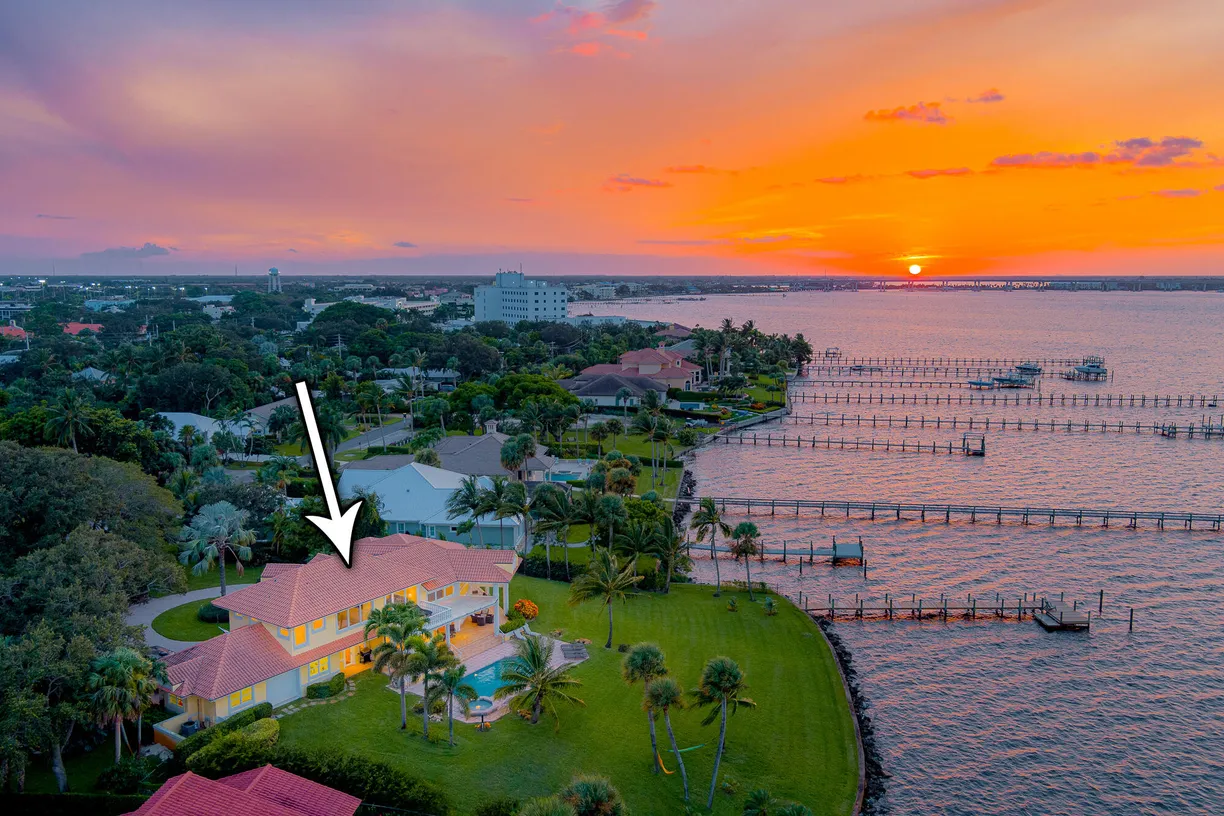 South Florida Real Estate | View 901 SE Riverside Drive | Listing