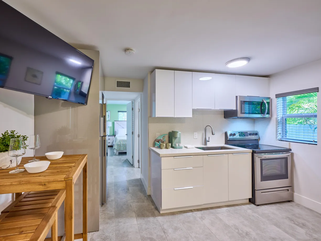 South Florida Real Estate | View 2020 Washington Street, 1 | Listing