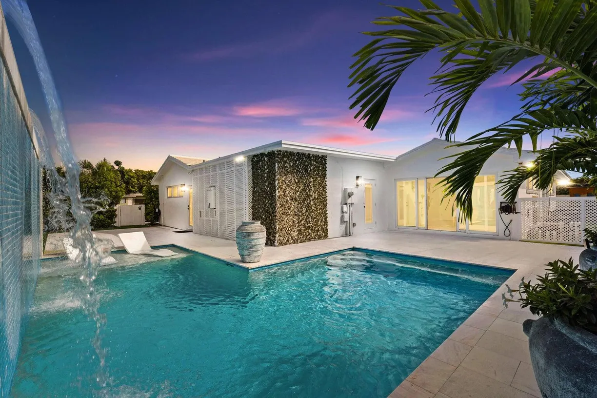 South Florida Real Estate | View 246 Elwa Place | 3 Beds, 3 Baths