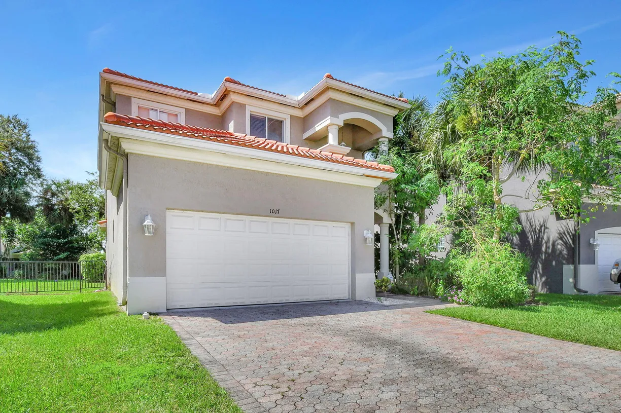 South Florida Real Estate | View 1017 Grove Park Circle | Listing