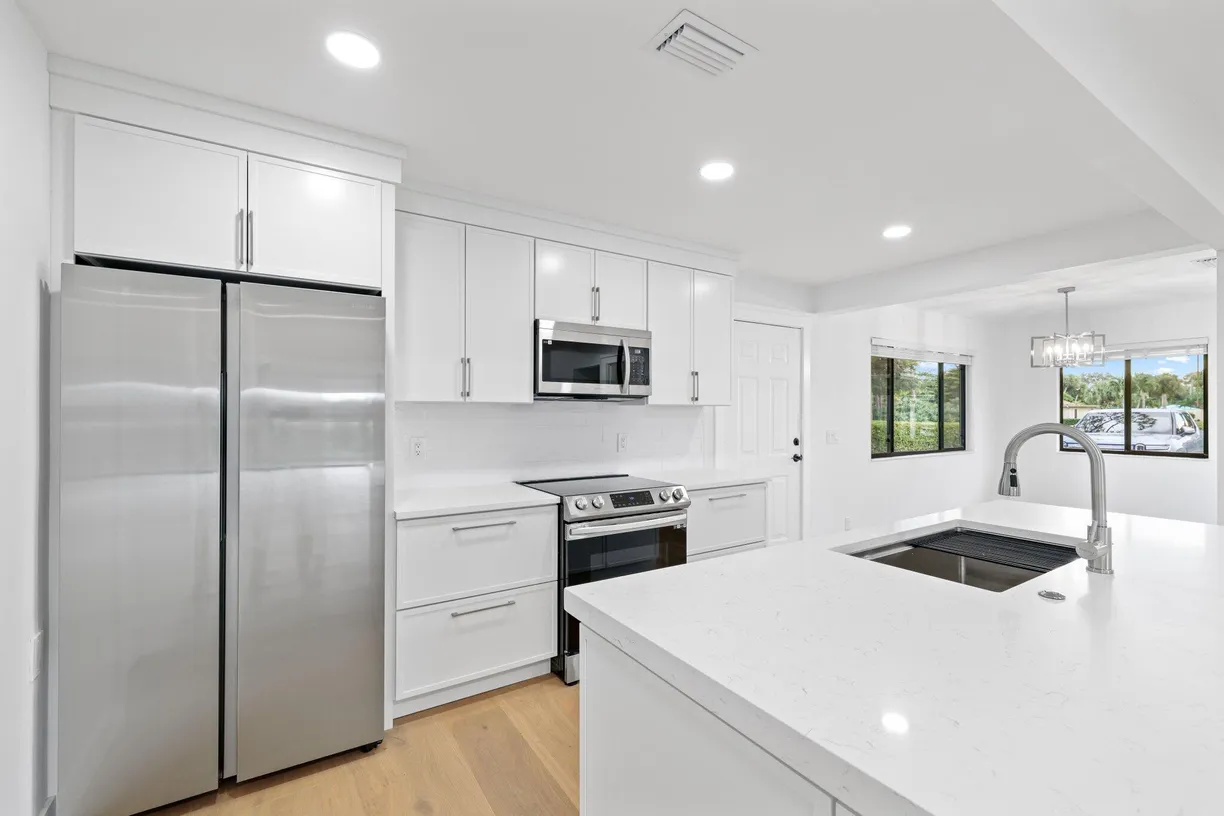 South Florida Real Estate | View 13731 Eastpointe Way | Listing