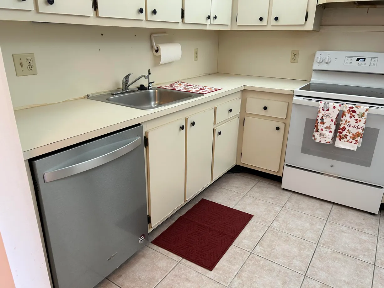 South Florida Real Estate | View 1902 Bermuda Circle, E1 | 1 Bed, 1 Bath