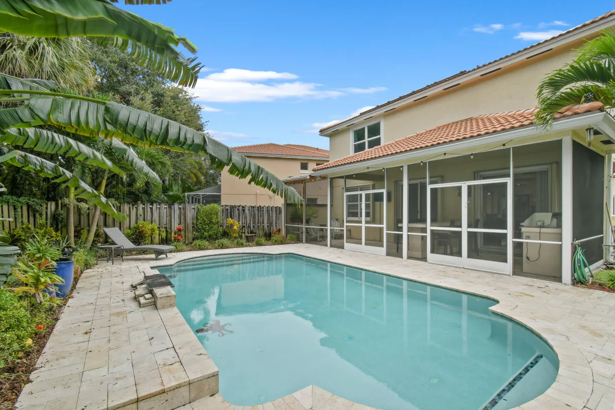 South Florida Real Estate | View 4576 Thornwood Circle | 4 Beds, 2 Baths