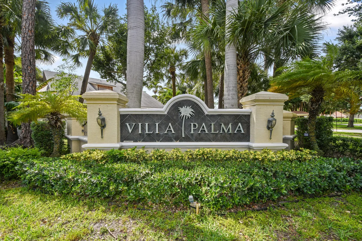 South Florida Real Estate | View 4576 Thornwood Circle | Listing