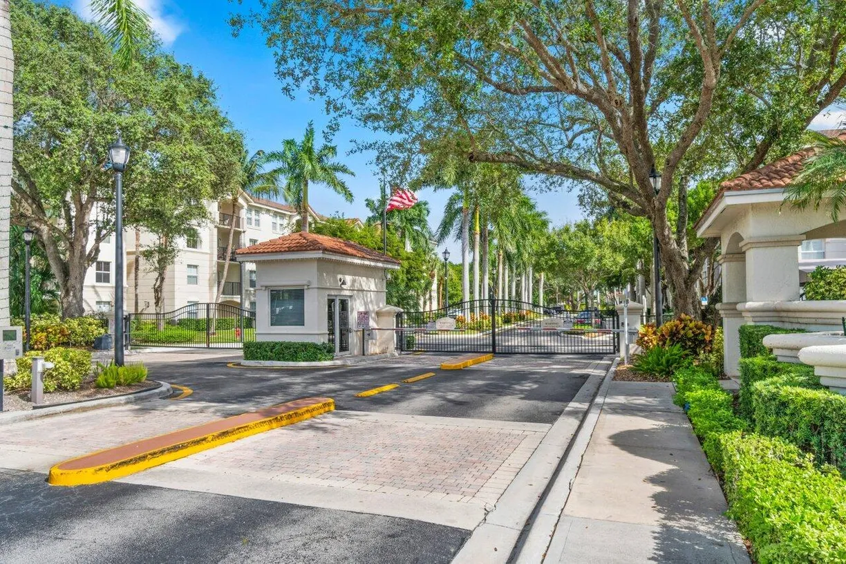 South Florida Real Estate | View 2205 Tuscany Way, 2205 | 1 Bed, 1 Bath