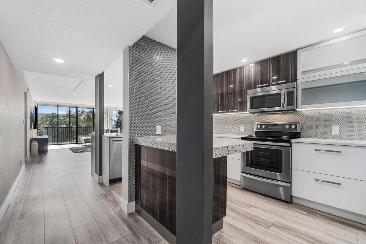 South Florida Real Estate | View 13 Royal Palm Way, Unit 301 | 2 Beds, 2 Baths