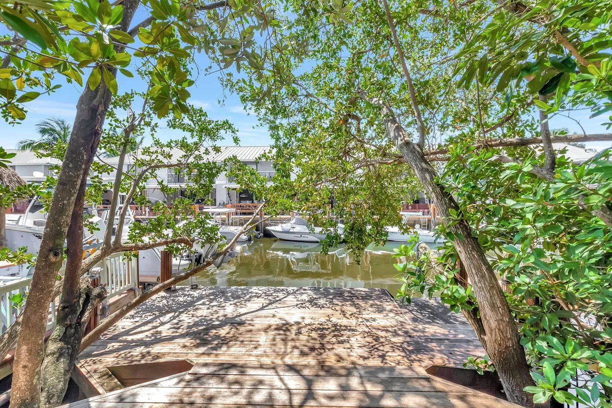 South Florida Real Estate | View 626 Mariners Way | Listing