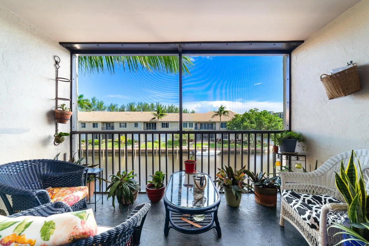 South Florida Real Estate | View 1 Royal Palm Way, 3030 | Listing
