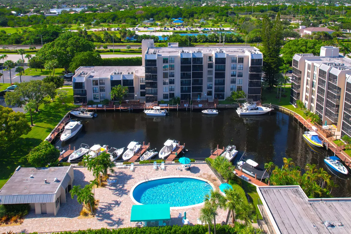 South Florida Real Estate | View 1 Royal Palm Way, 3030 | Listing