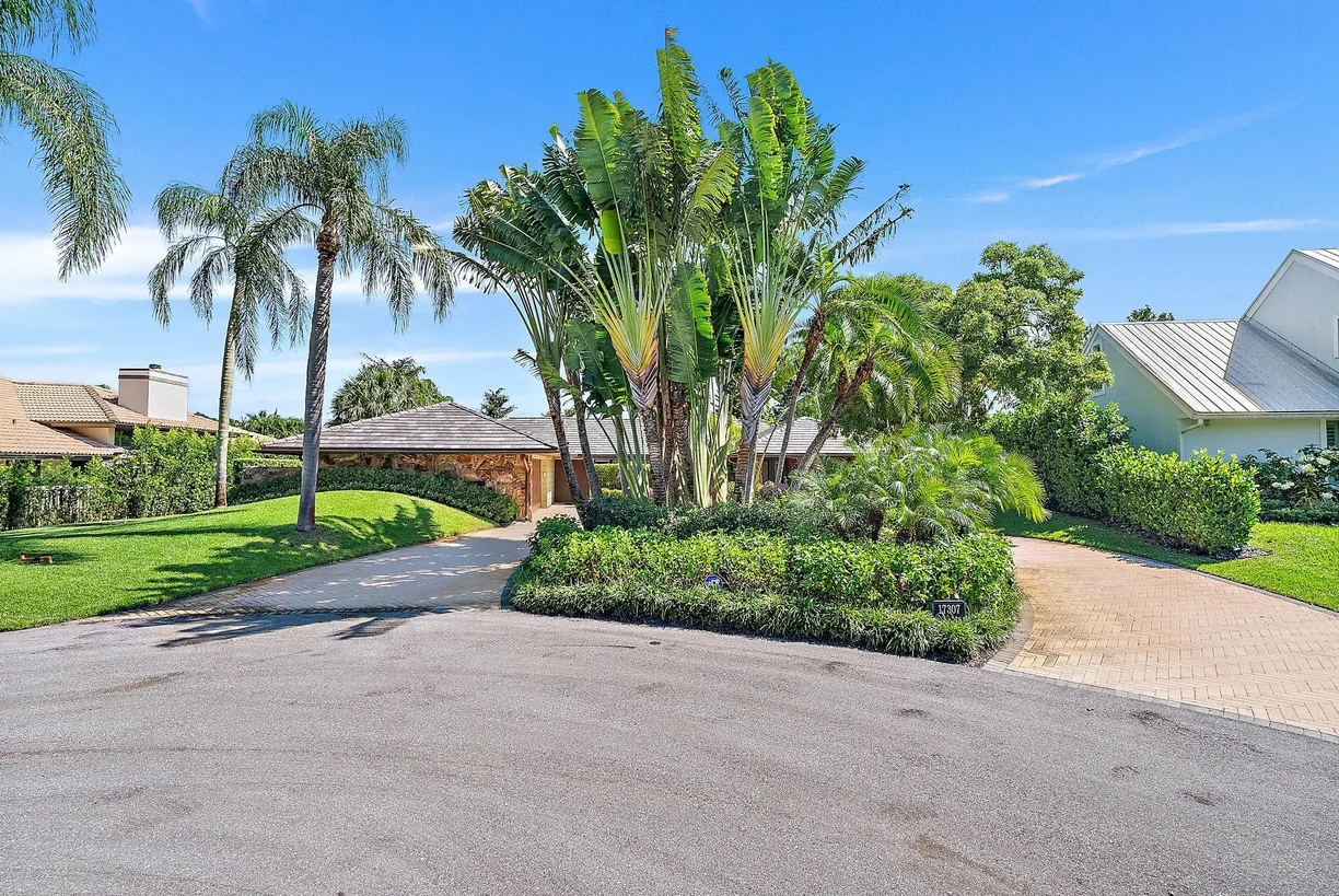 South Florida Real Estate | View 17307 SE Galway Court | 3 Beds, 3 Baths