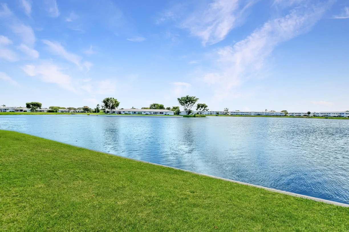 South Florida Real Estate | View 1112 Lake Terrace, 202 | Listing