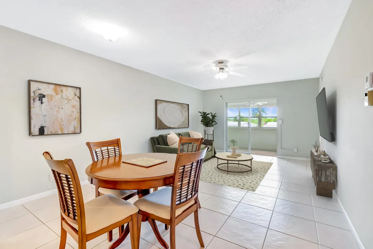 South Florida Real Estate | View 1112 Lake Terrace, 202 | Listing