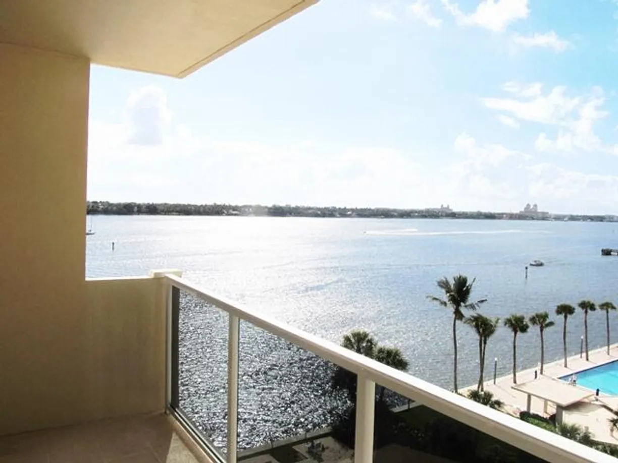 South Florida Real Estate | View 2800 N Flagler Drive, 804 | 1 Bed, 1 Bath
