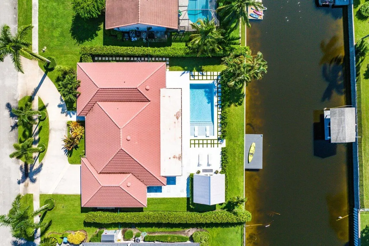 South Florida Real Estate | View 822 SW 33rd Place | Listing