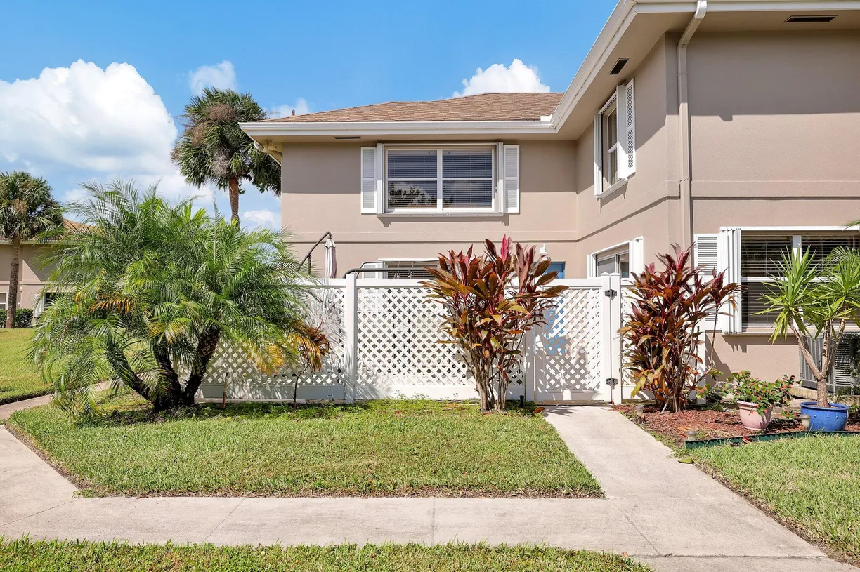 South Florida Real Estate | View 3325 SW Sunset Trace Circle | Listing
