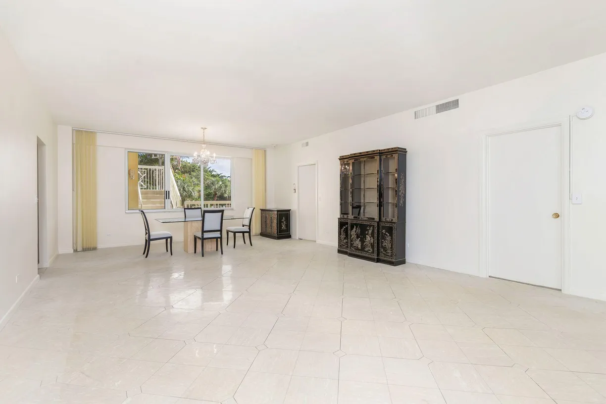 South Florida Real Estate | View 389 S Lake Drive, 2h | Listing