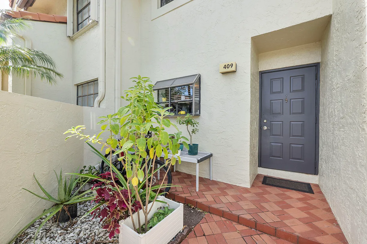 South Florida Real Estate | View 409 Republic Court | Listing