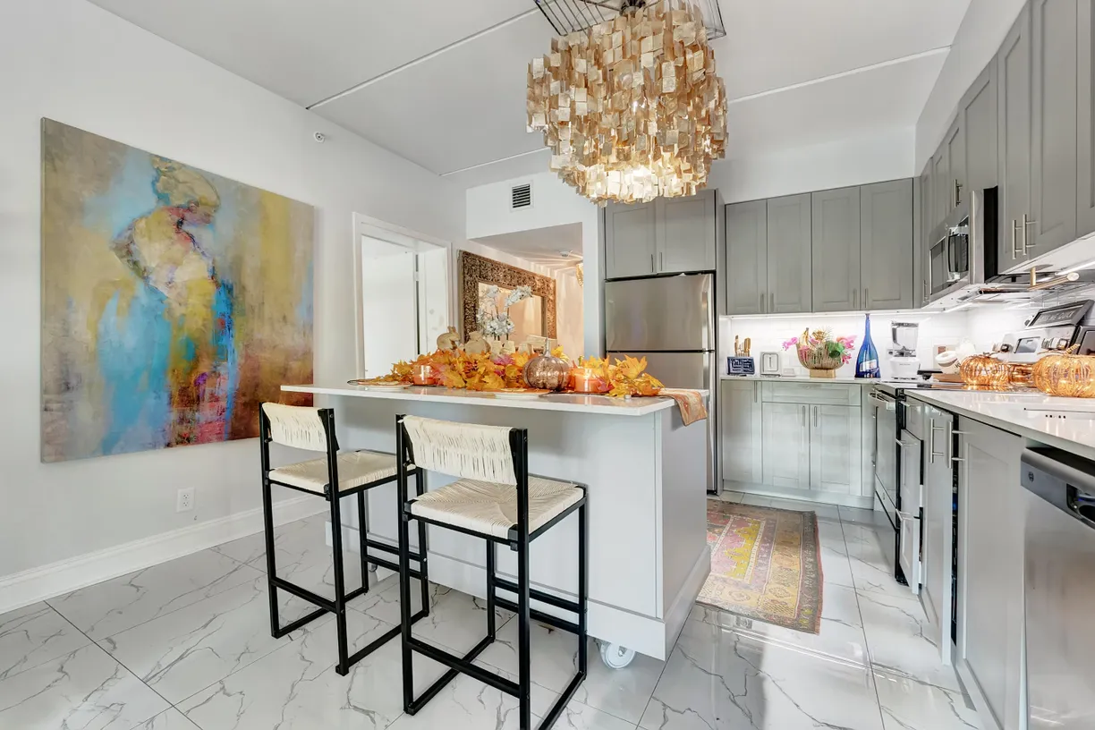 South Florida Real Estate | View 250 W Hidden Valley Boulevard, 3 | 3 Beds, 2 Baths