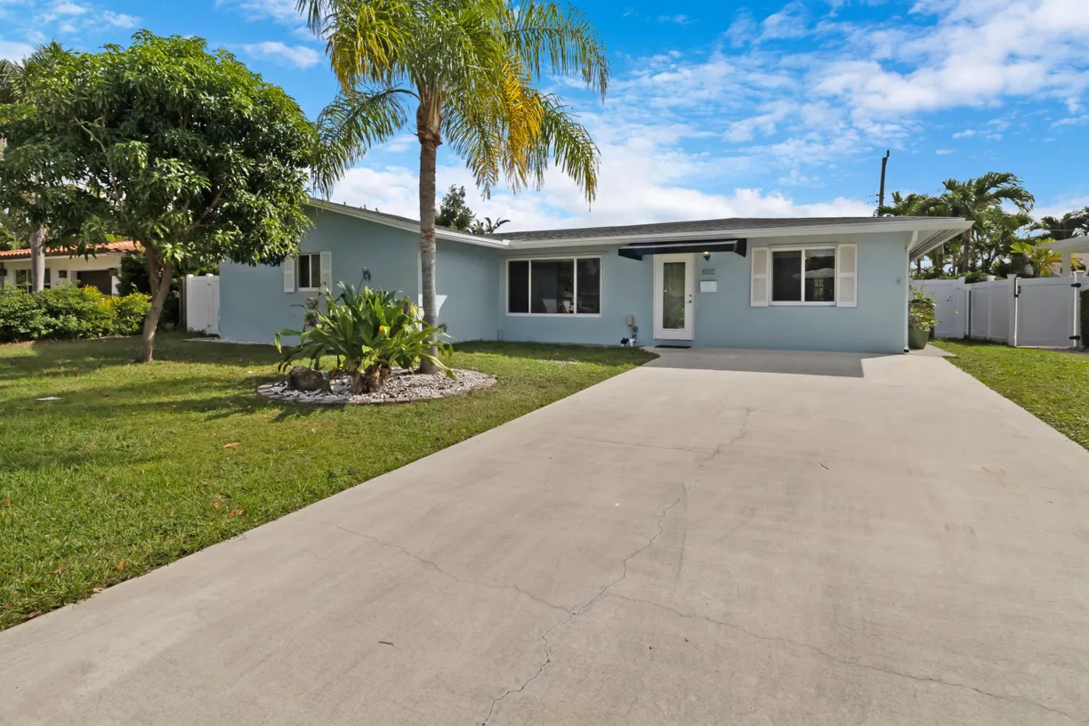 South Florida Real Estate | View 912 SE 8th Court | Listing
