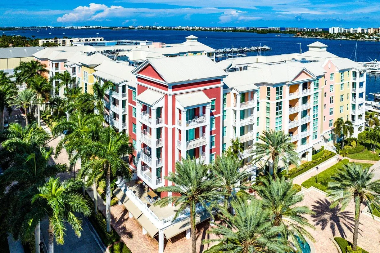 South Florida Real Estate | View 806 E Windward Way, 207 | 1 Bed, 1 Bath