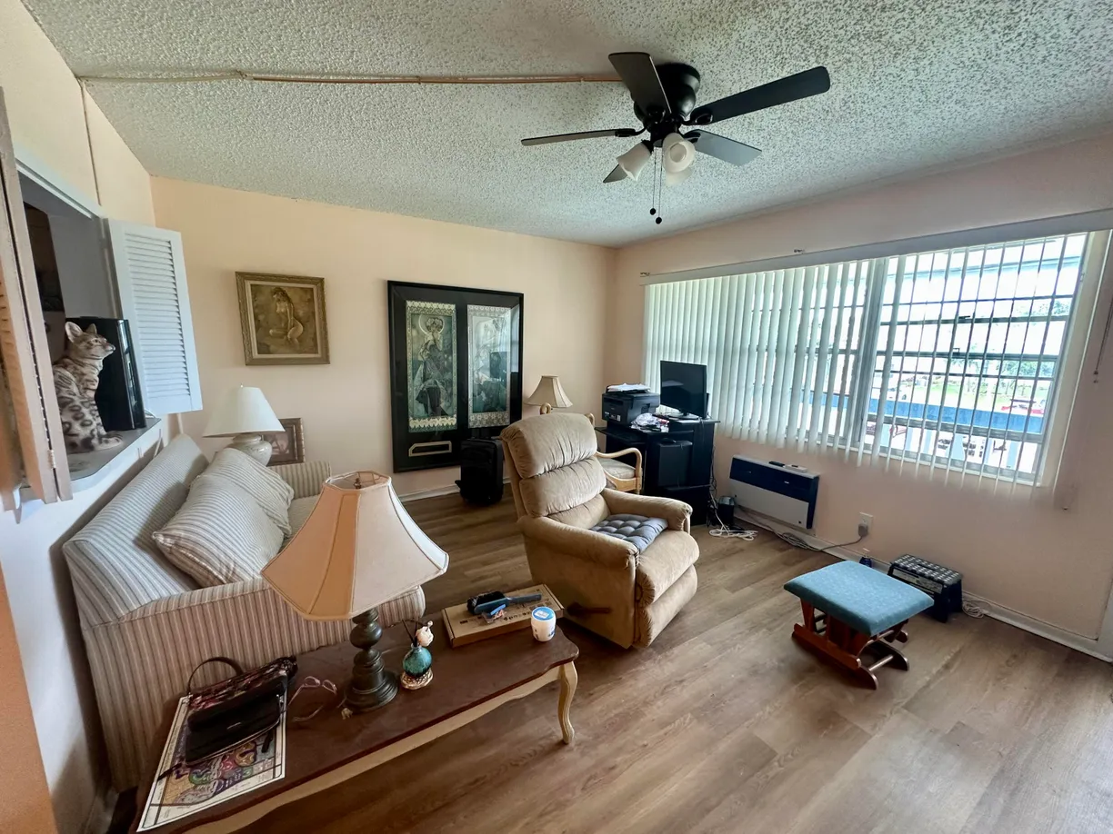 South Florida Real Estate | View 522 Tilford X | 1 Bed, 1 Bath