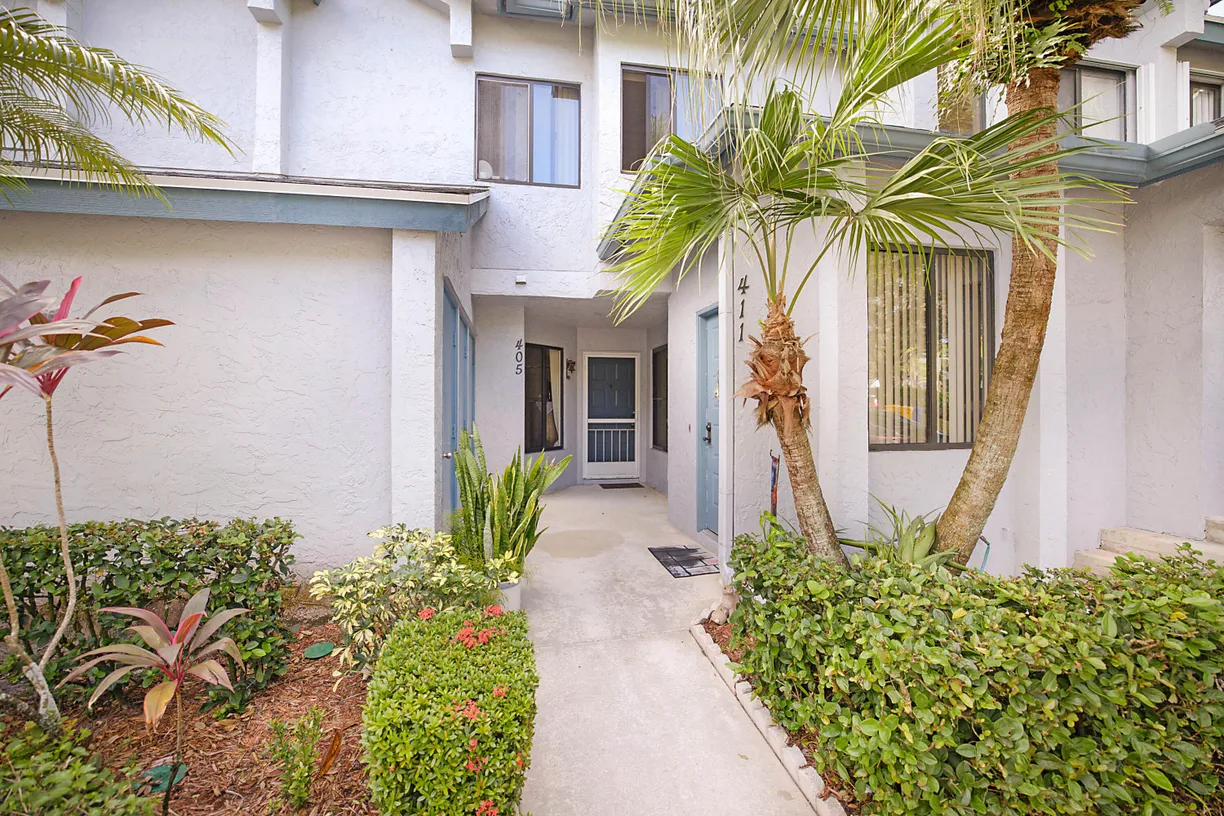 South Florida Real Estate | View 405 Harbour Pointe Way | Listing