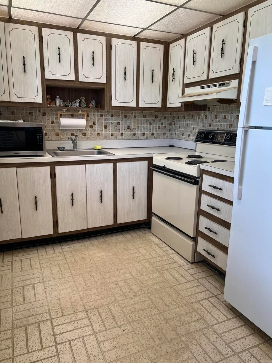 South Florida Real Estate | View 289 Piedmont G, 289 | Listing