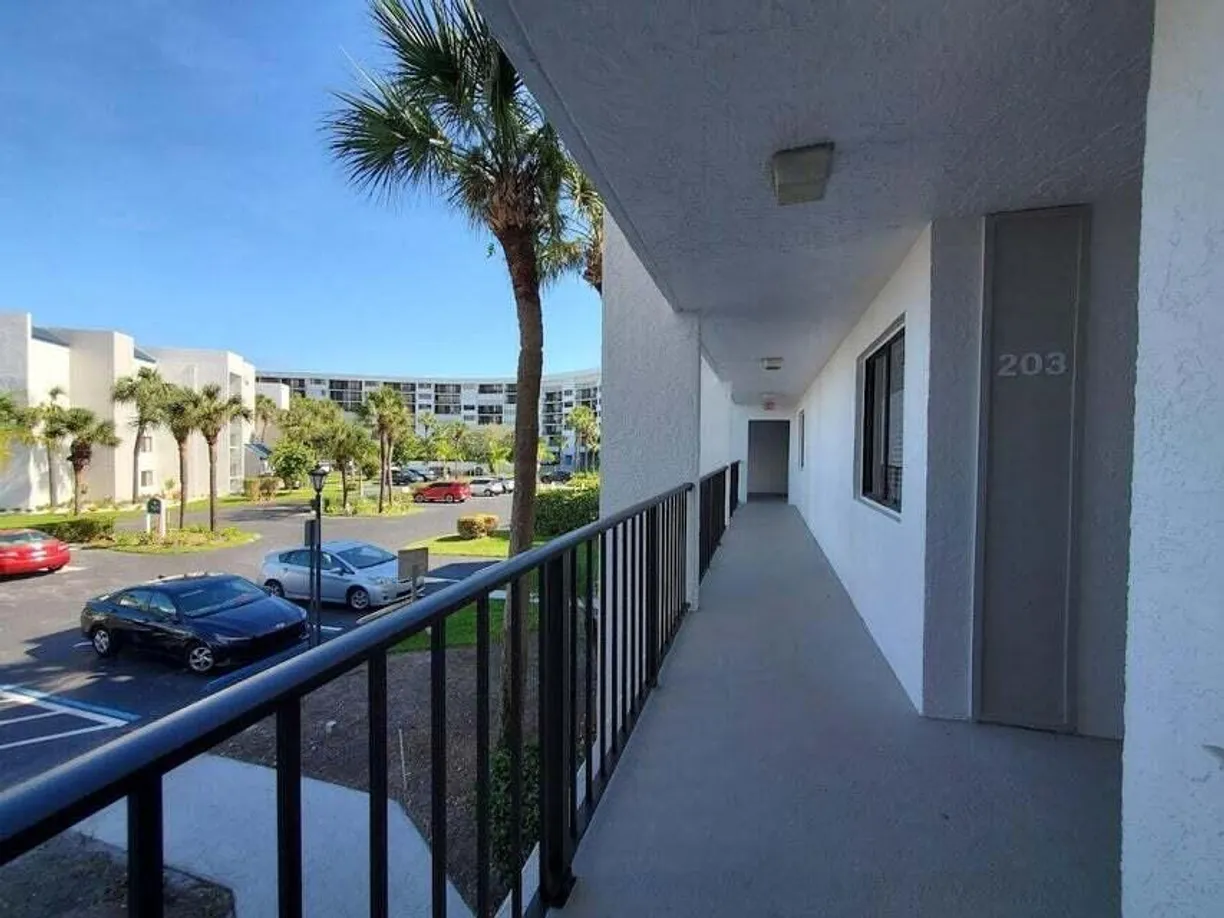 South Florida Real Estate | View 1605 S Us Highway 1, F203 | Listing
