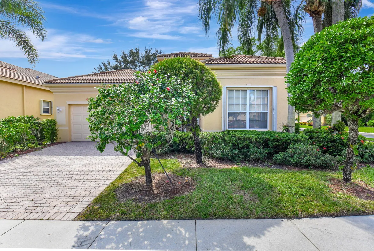 South Florida Real Estate | View 7064 Demedici Circle | 2 Beds, 2 Baths